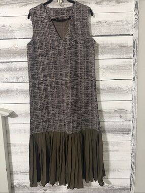 V-Neck Sleeveless Maxi Dress in Brown and Olive with Pleated Hem